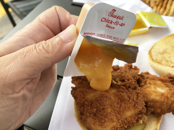 LA発＞チキン専門のファストフード「チックフィレイ／Chick-Fil-A」は大人気！ | スタッフブログ | たびらば[旅ＬＯＶＥＲ]  海外旅行情報サイト